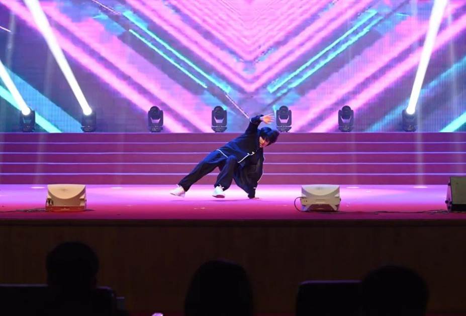 f415f9d781364769cc33876b20858fbd